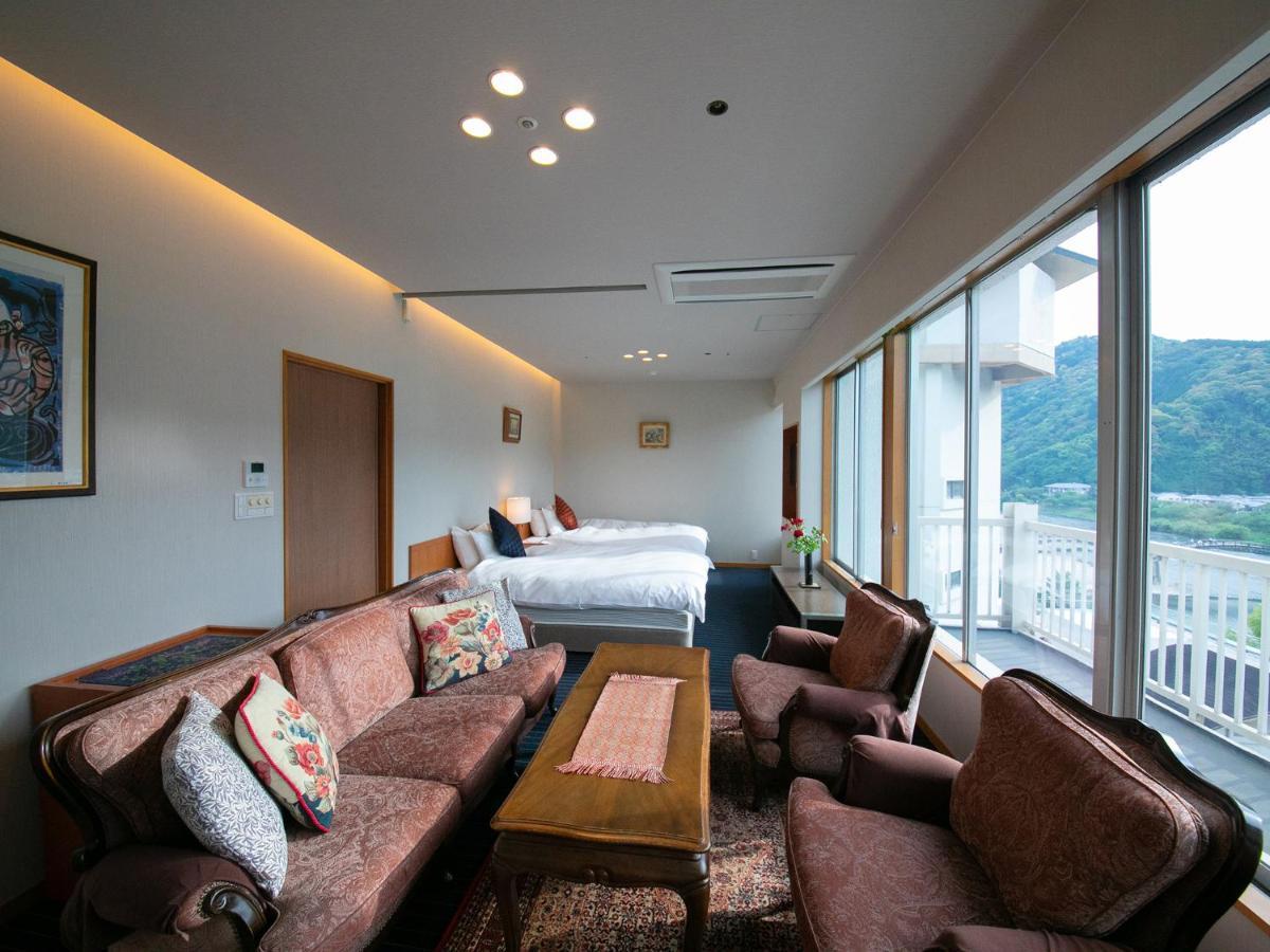 Iwakuni Kokusai Kanko Hotel Dış mekan fotoğraf